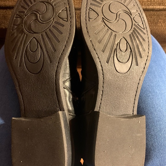 Size 9 M boot - Picture 3 of 4